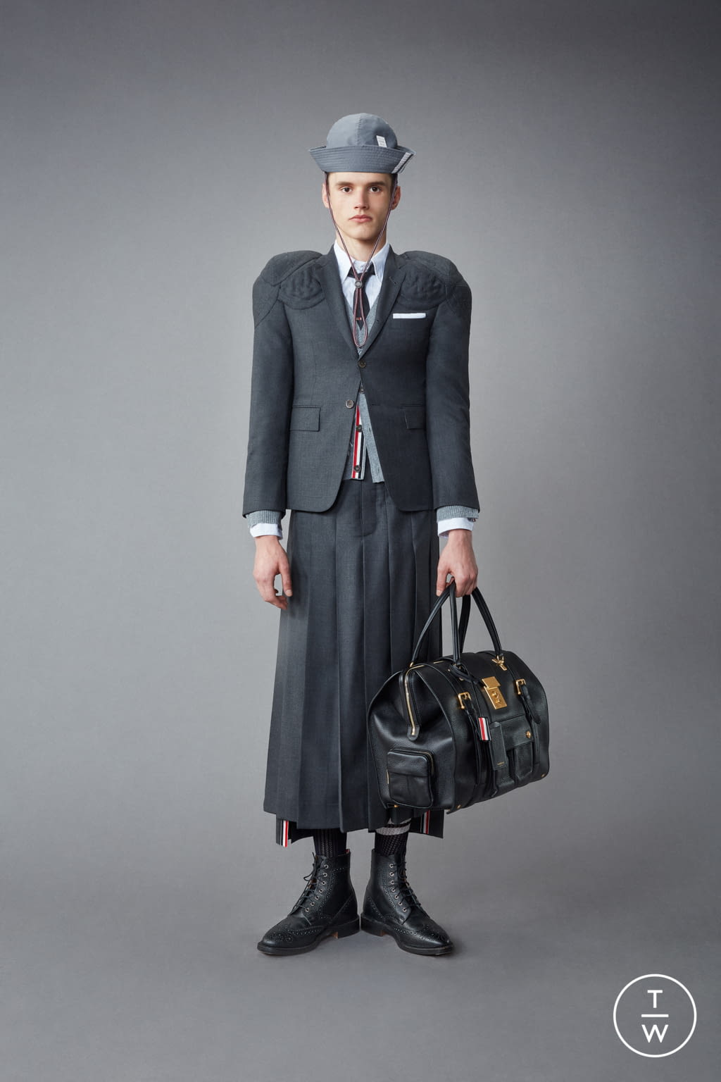 Fashion Week Paris Resort 2022 look 3 from the Thom Browne collection menswear