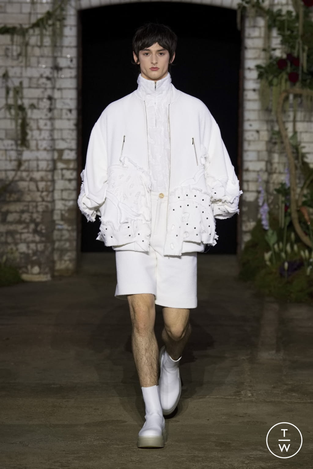 Fashion Week London Fall/Winter 2022 look 3 from the MITHRIDATE collection womenswear