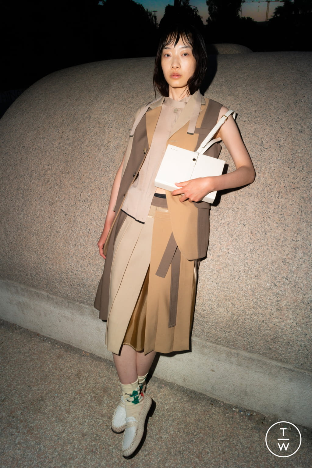 Fashion Week Milan Resort 2022 look 3 from the Marni collection 女装