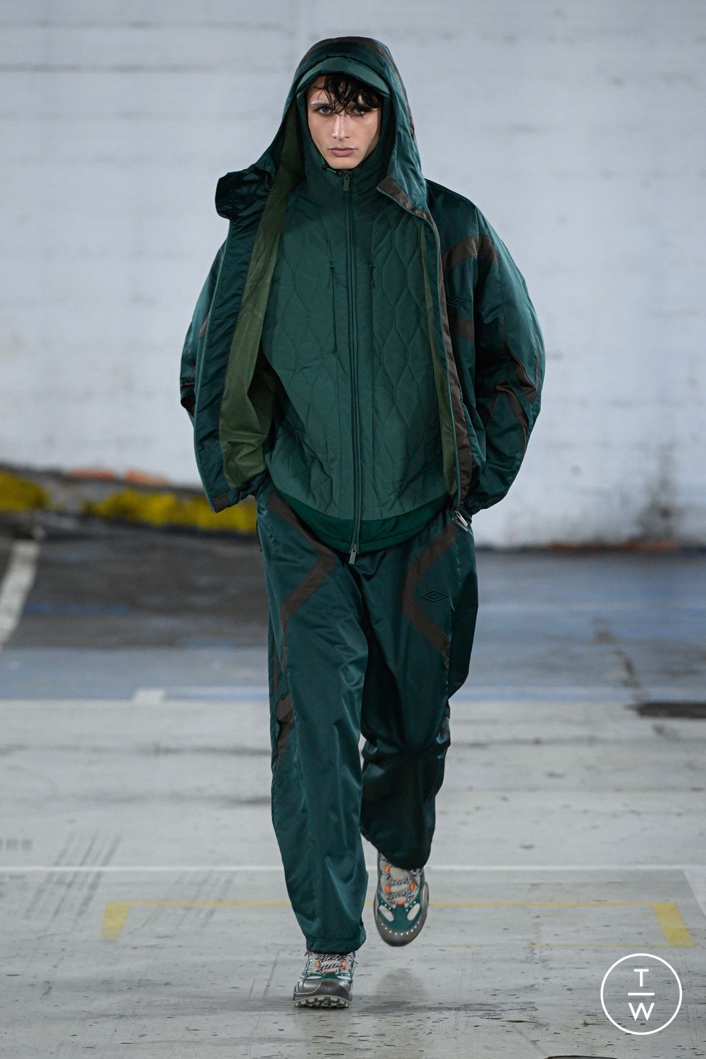 Fashion Week Paris Fall/Winter 2026 look 30 from the White Mountaineering collection menswear