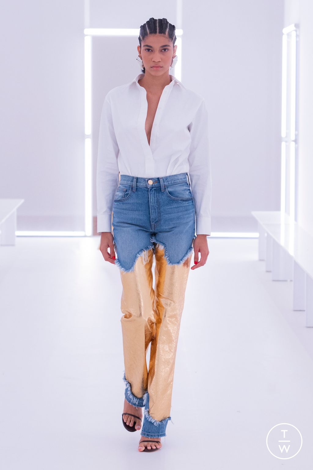 Fashion Week New York Spring/Summer 2024 look 30 from the Brandon Maxwell collection 女装