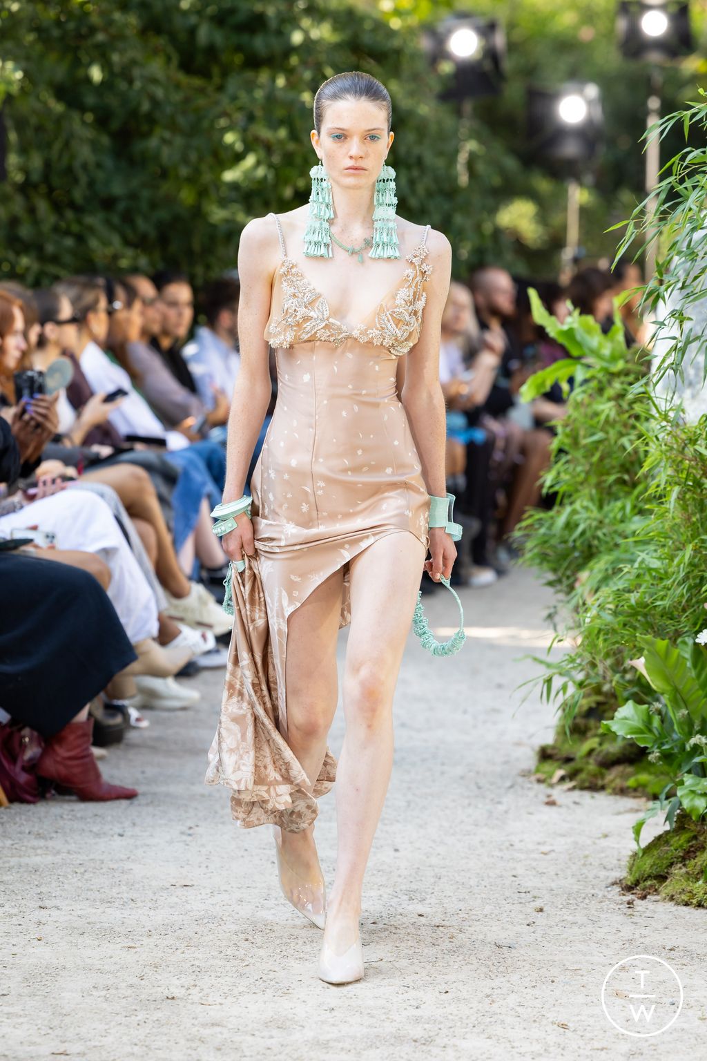 Fashion Week London Spring/Summer 2024 look 30 from the MITHRIDATE collection 女装