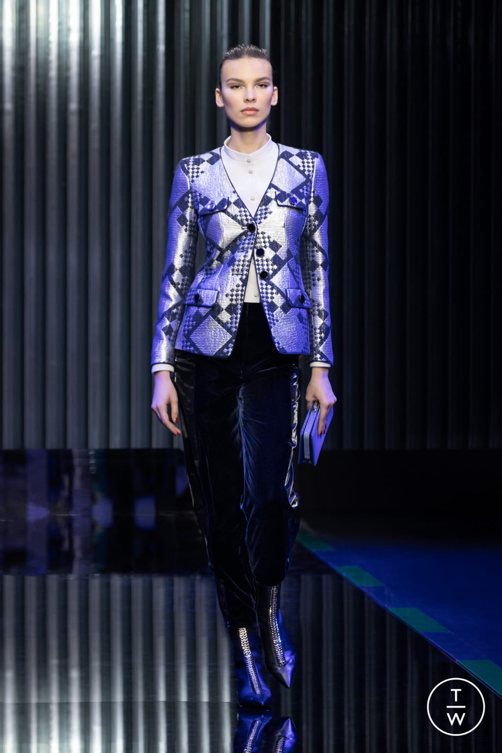 Fashion Week Milan Fall/Winter 2022 look 30 from the Giorgio Armani collection 女装