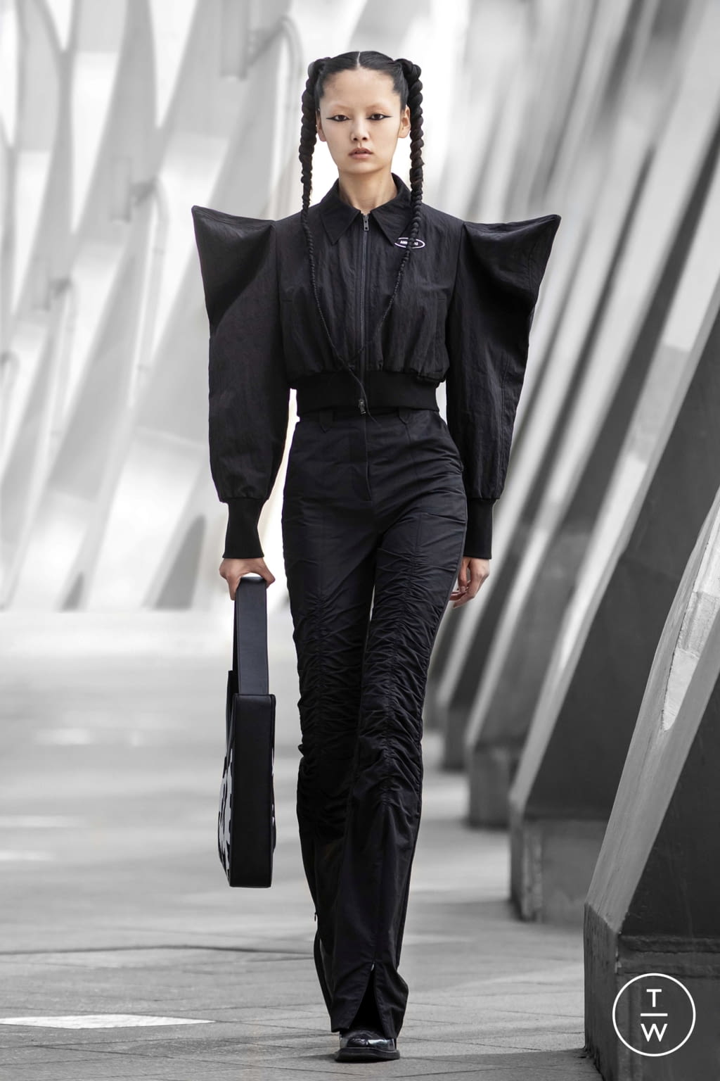 Fashion Week Milan Fall/Winter 2021 look 30 de la collection Annakiki womenswear