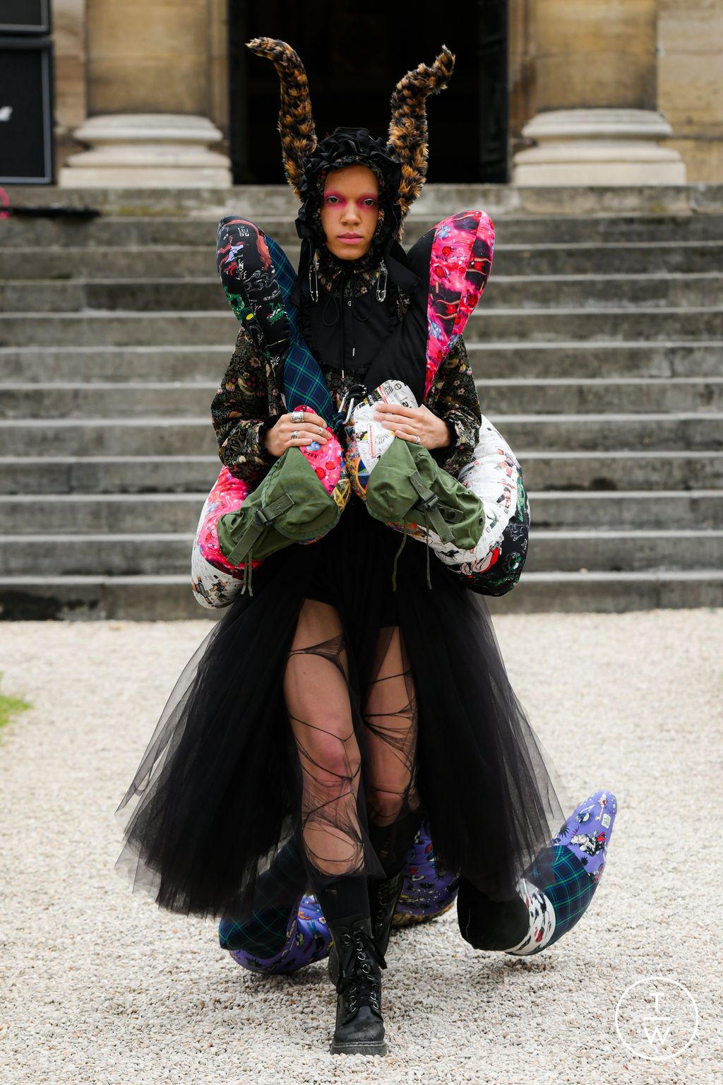 Fashion Week Paris Spring-Summer 2025 look 30 from the KIDILL collection 男装