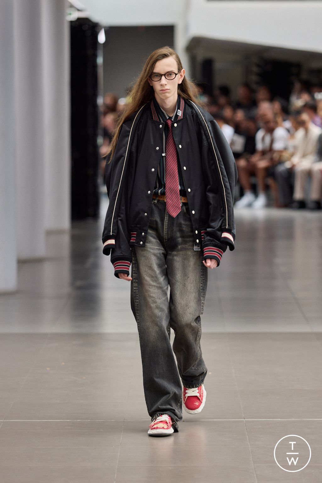 Fashion Week Paris Spring/Summer 2026 look 30 from the Maison Mihara Yasuhiro collection menswear