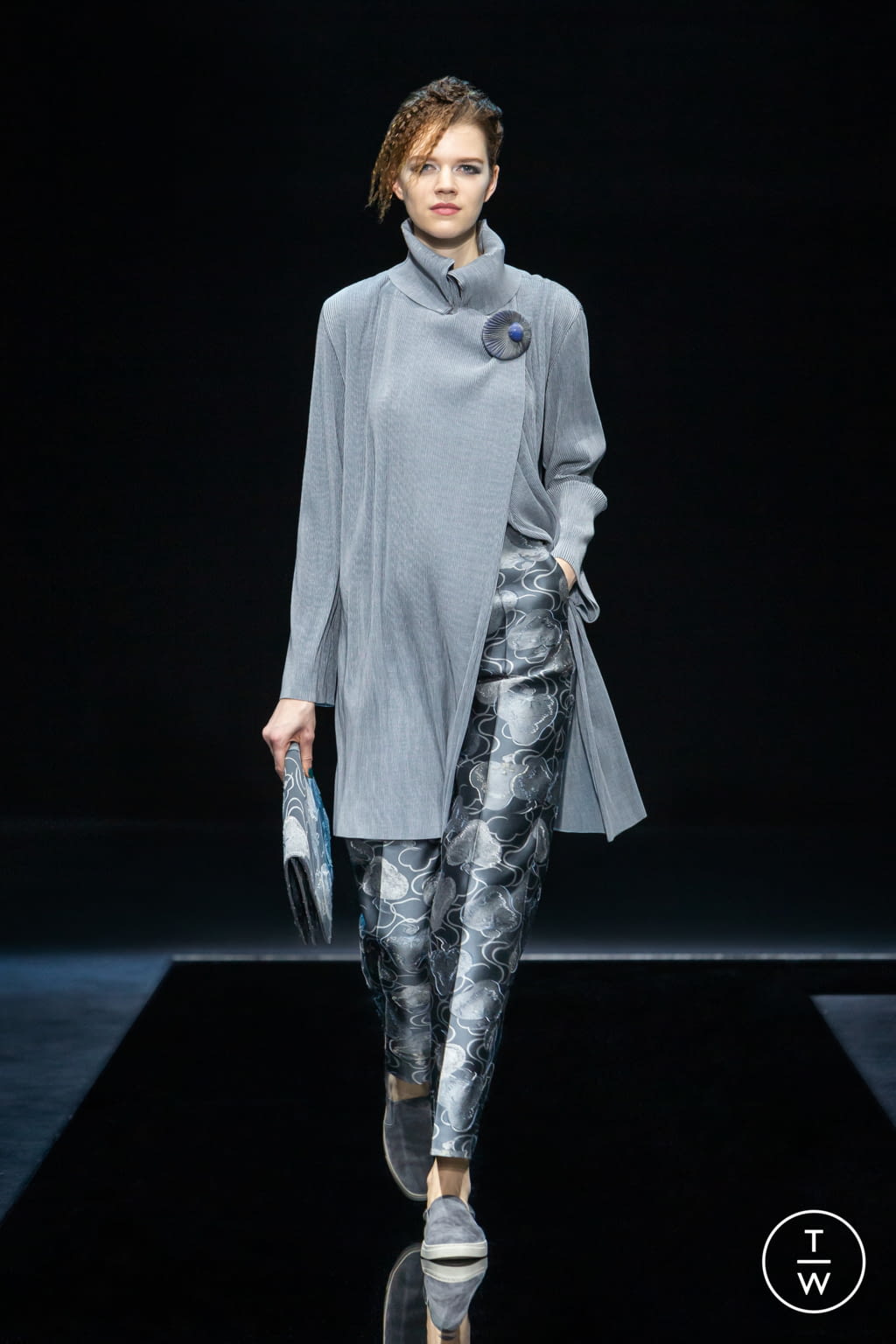 Fashion Week Milan Fall/Winter 2021 look 30 from the Giorgio Armani collection womenswear