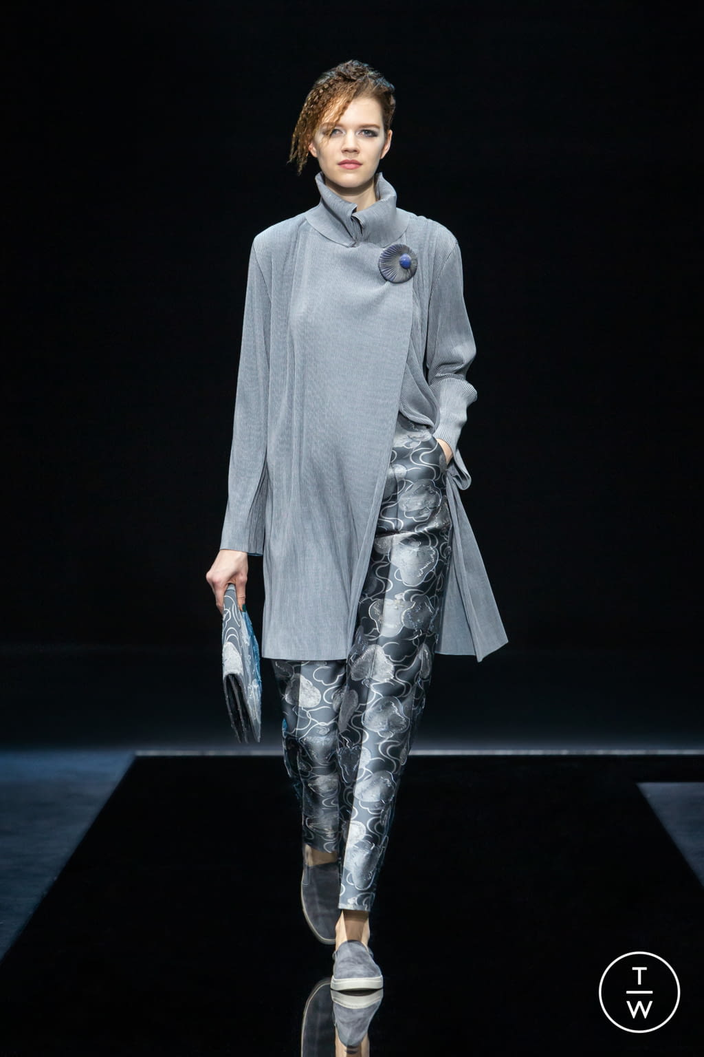 Fashion Week Milan Fall/Winter 2021 look 30 de la collection Giorgio Armani womenswear