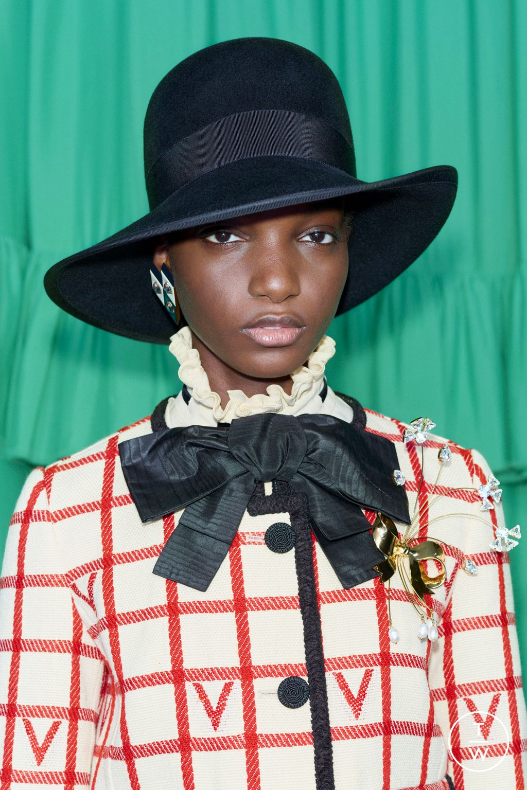 Fashion Week Paris Pre-Fall 2025 look 59 de la collection Valentino womenswear