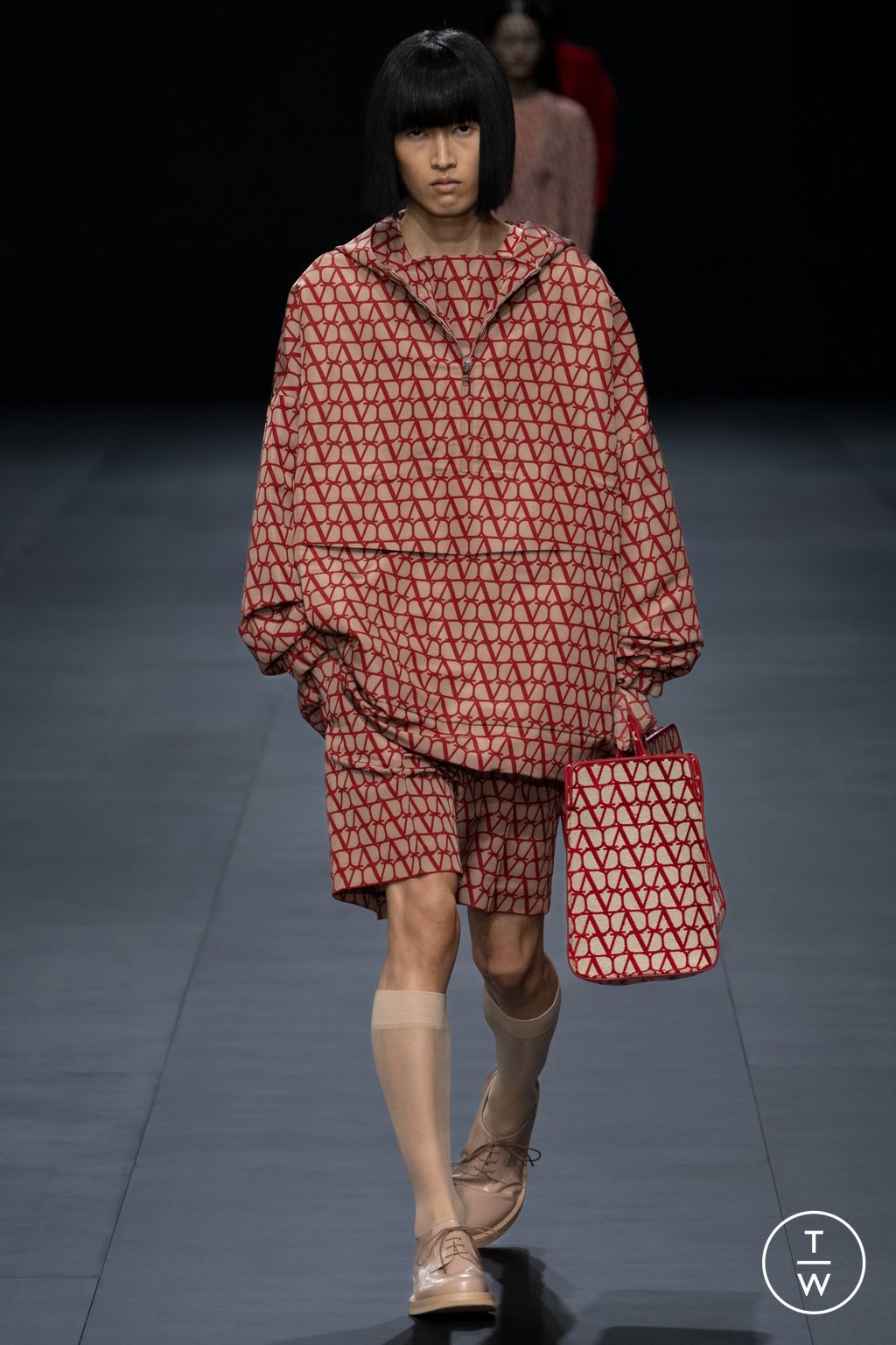 Fashion Week Paris Spring/Summer 2023 look 30 de la collection Valentino womenswear