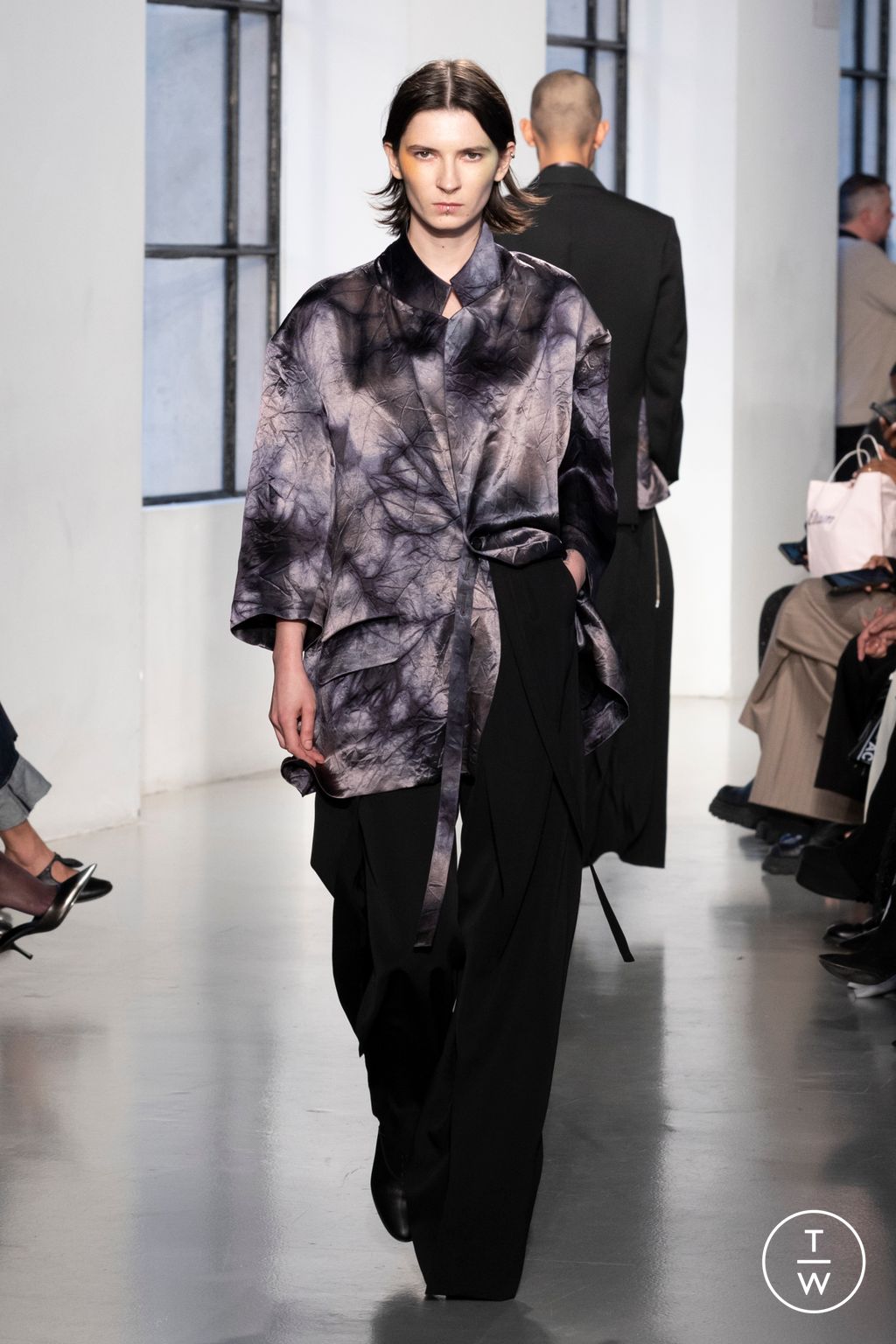 Fashion Week Paris Spring/Summer 2025 look 31 from the Ujoh collection 女装