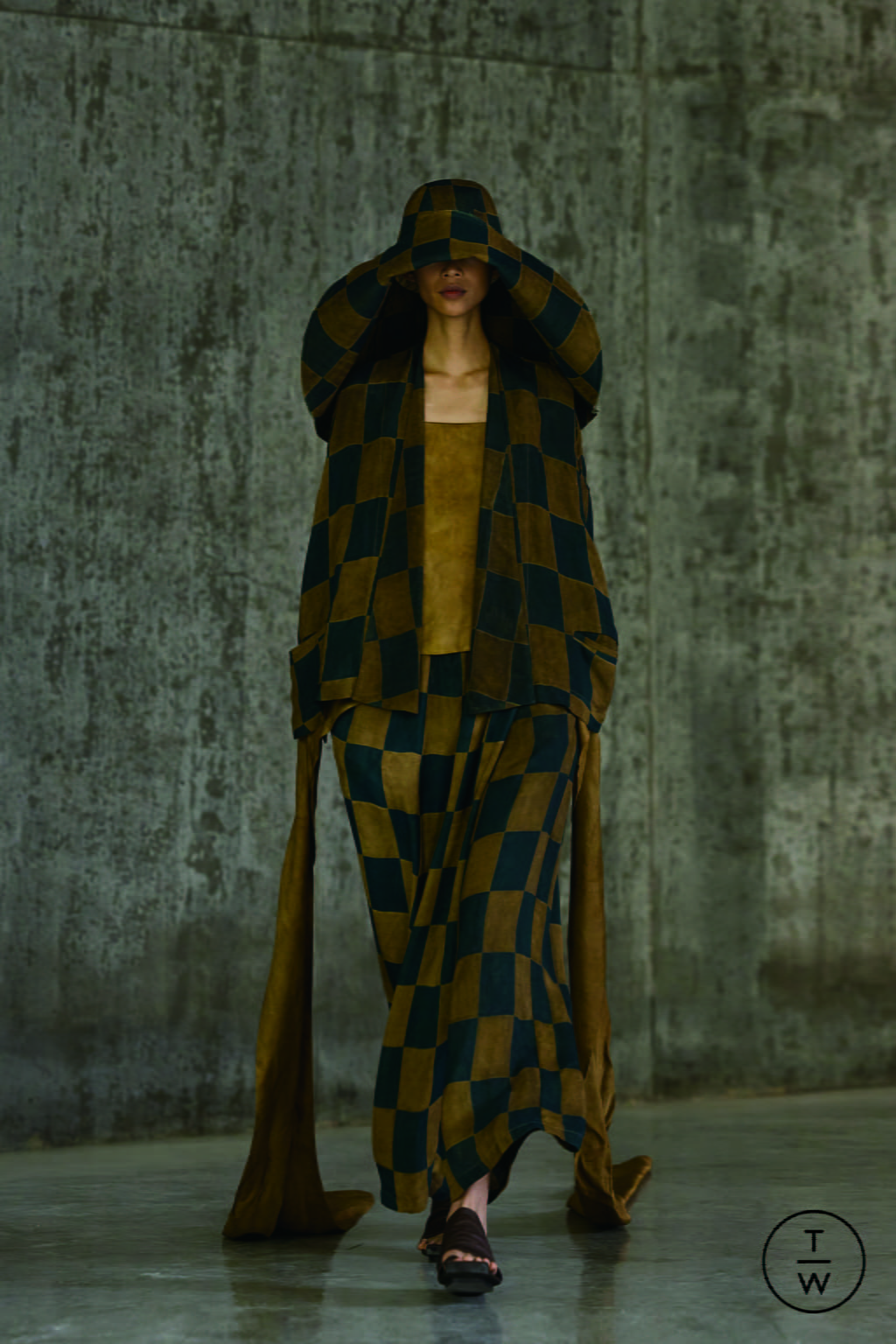 Fashion Week Paris Spring/Summer 2022 look 31 from the Uma Wang collection womenswear