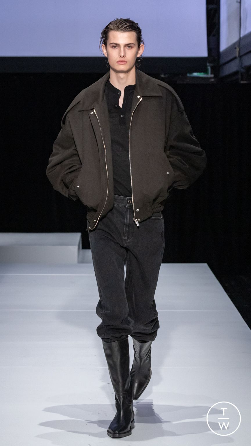 Fashion Week Paris Fall/Winter 2024 look 31 from the System Studios collection 男装