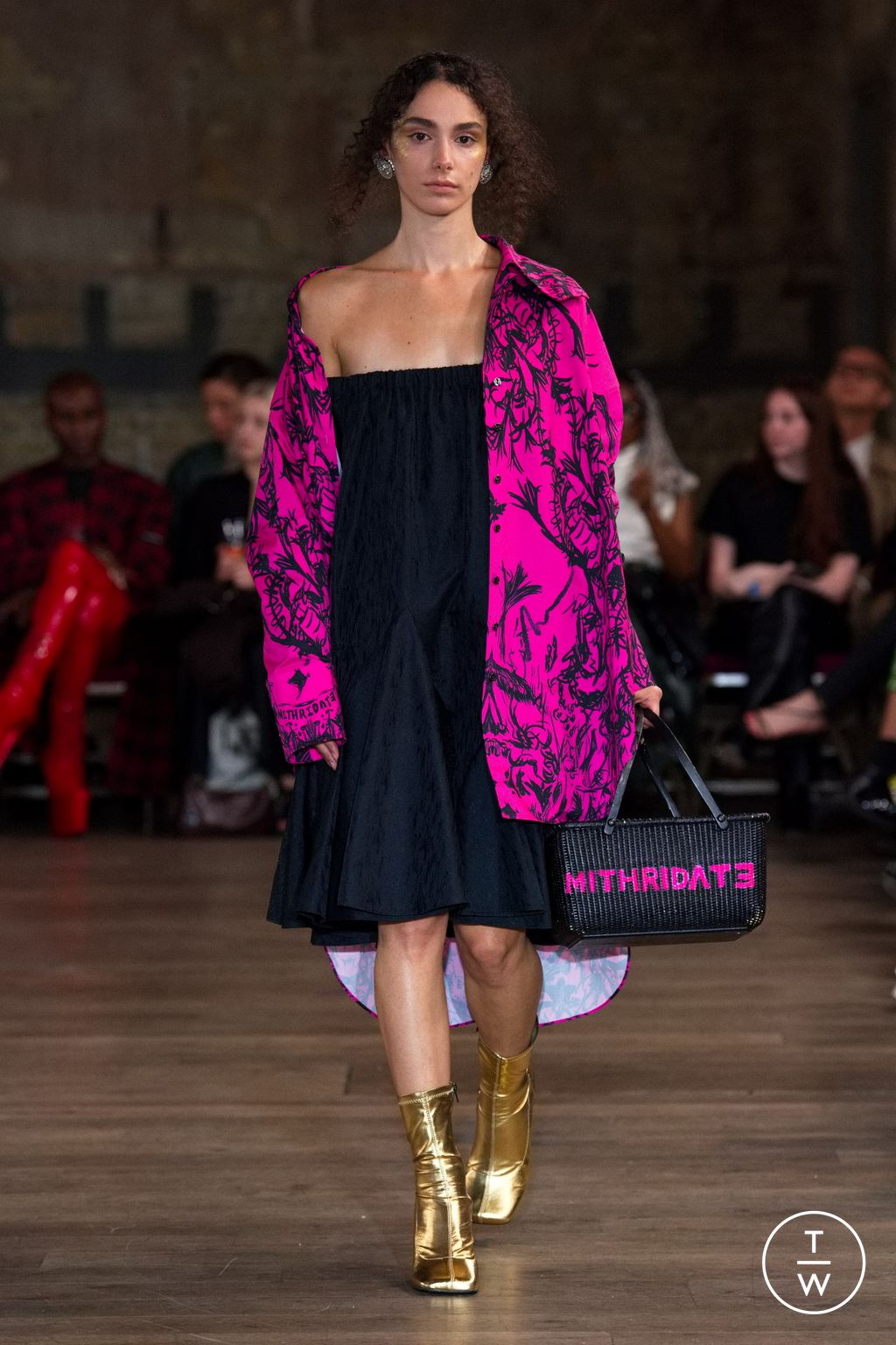 Fashion Week London Spring/Summer 2023 look 31 de la collection MITHRIDATE womenswear