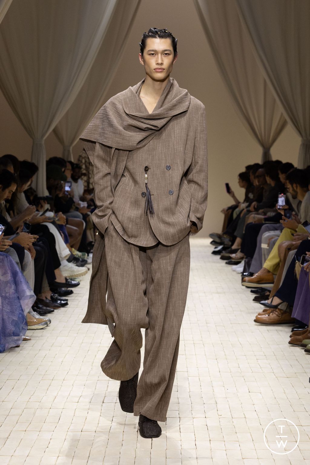 Fashion Week Milan Spring/Summer 2026 look 31 de la collection Emporio Armani menswear