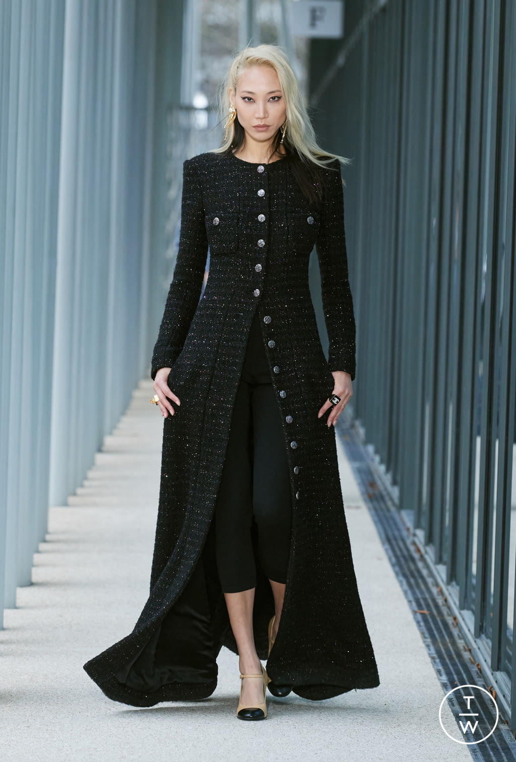 Fashion Week Paris Pre-Fall 2022 look 31 from the Chanel collection womenswear