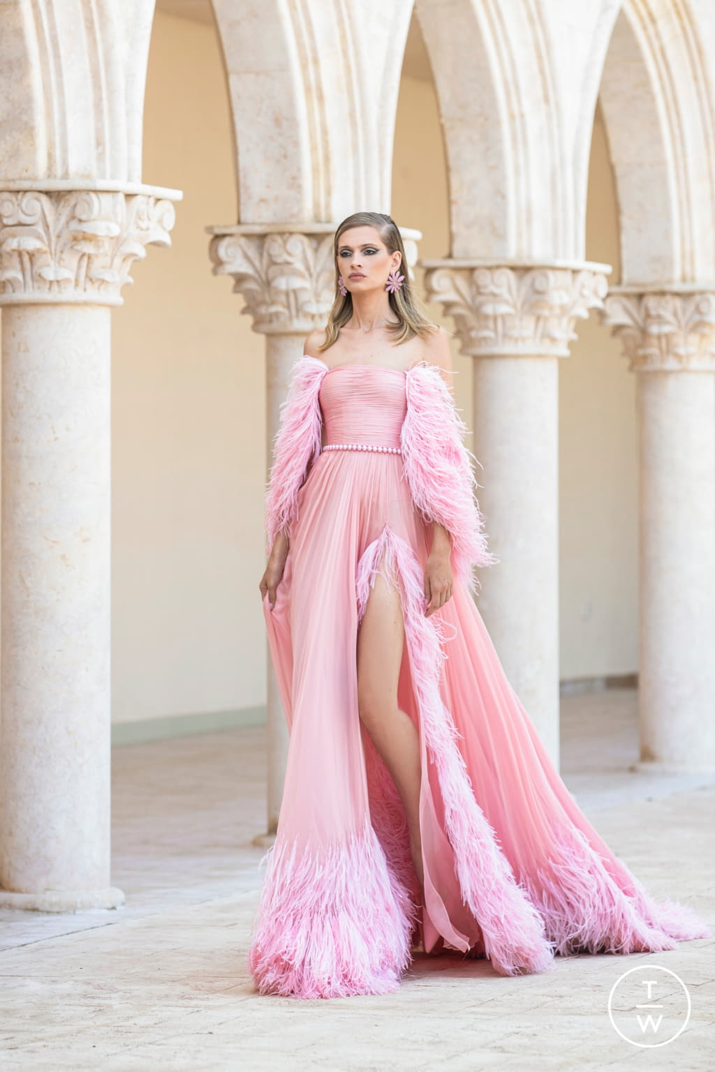 Fashion Week Paris Fall/Winter 2021 look 31 de la collection Georges Hobeika couture