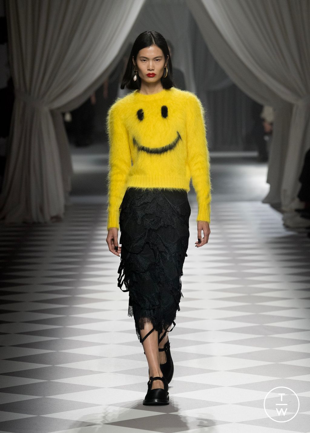 Fashion Week Milan Fall/Winter 2024 look 31 de la collection Moschino womenswear