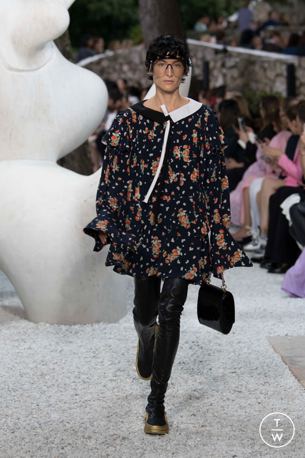 Fashion Week Paris Resort 2019 look 31 from the Louis Vuitton collection 女装