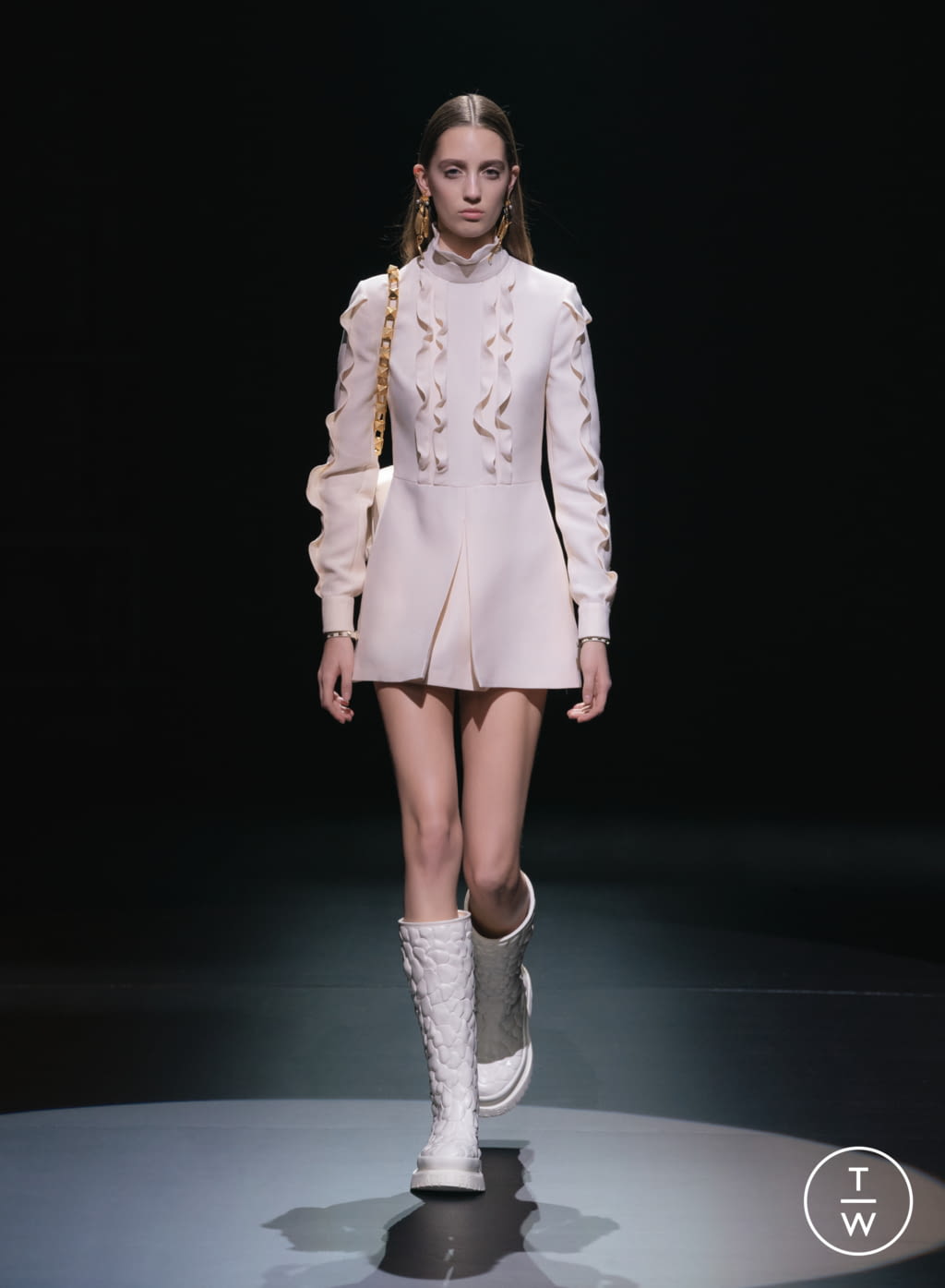 Fashion Week Milan Fall/Winter 2021 look 31 de la collection Valentino womenswear