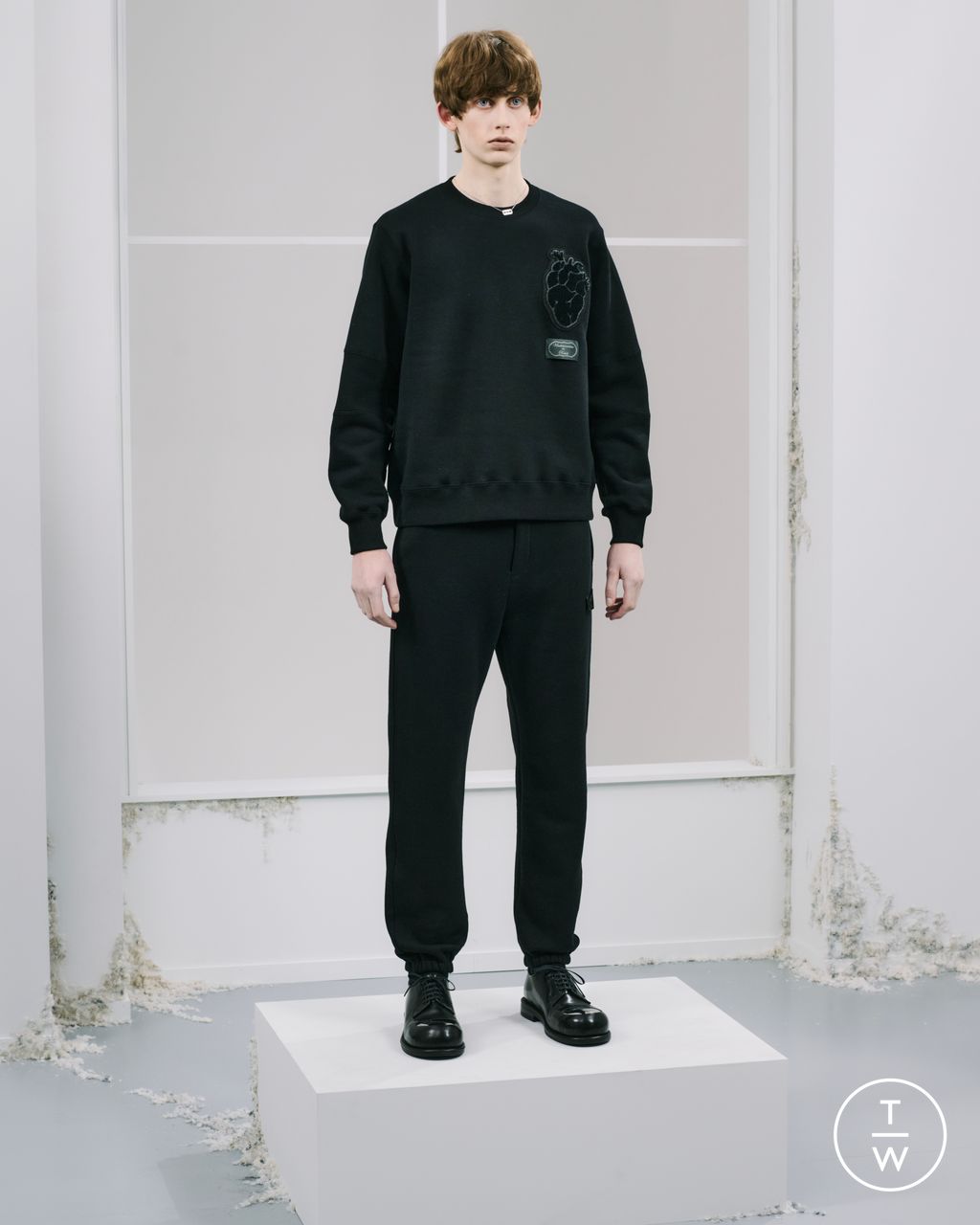Fashion Week Paris Pre-Fall 2026 look 31 from the Undercover collection menswear