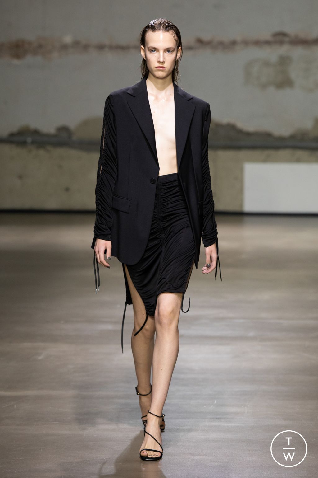 Fashion Week Paris Spring/Summer 2023 look 31 from the Atlein collection womenswear