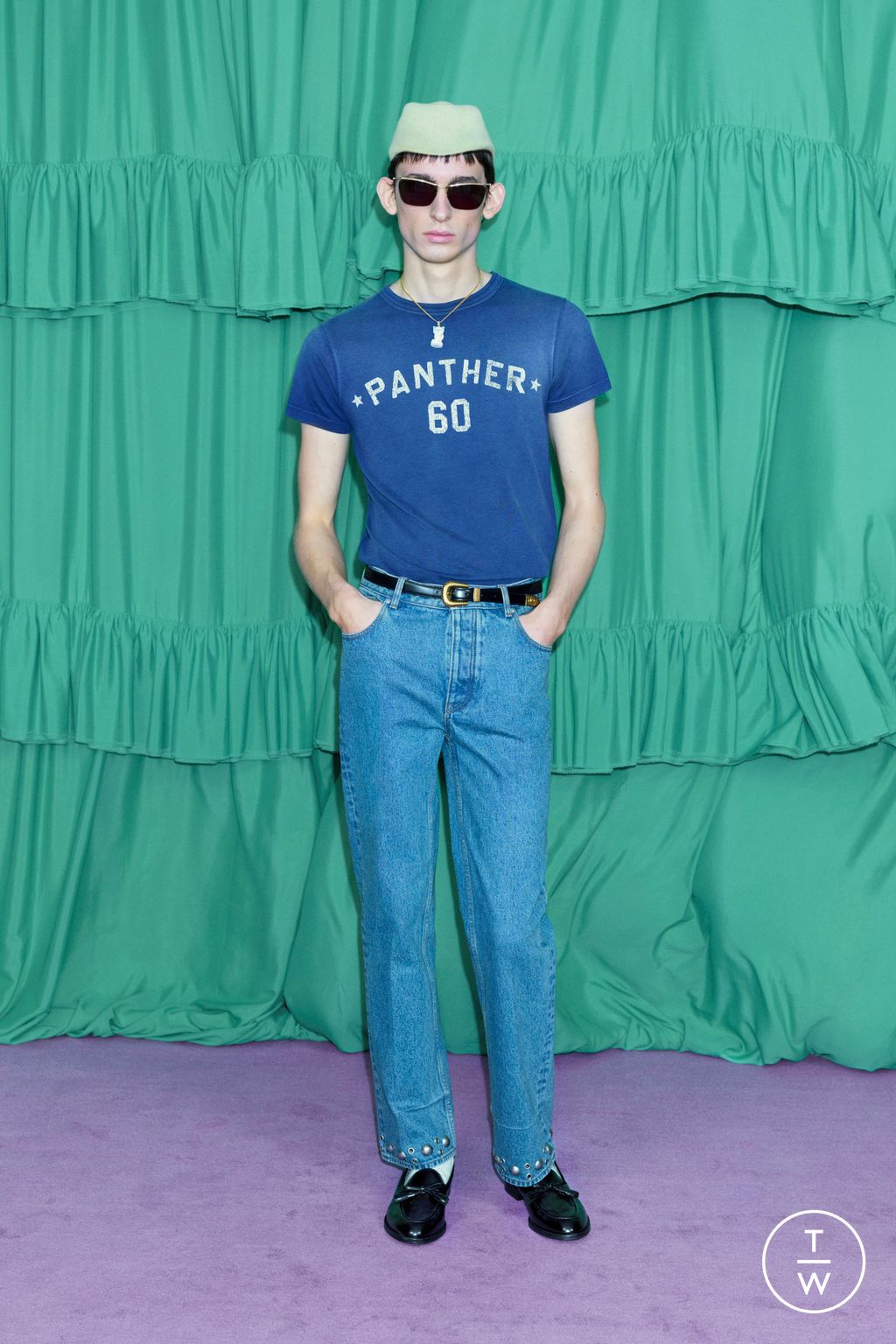 Fashion Week Paris Pre-Fall 2025 look 62 from the Valentino collection womenswear