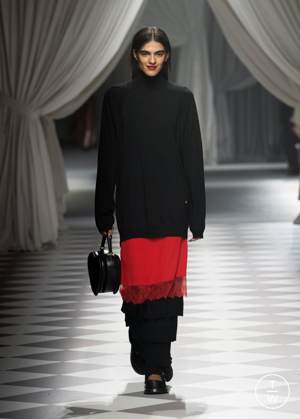 Fashion Week Milan Fall/Winter 2024 look 32 de la collection Moschino womenswear