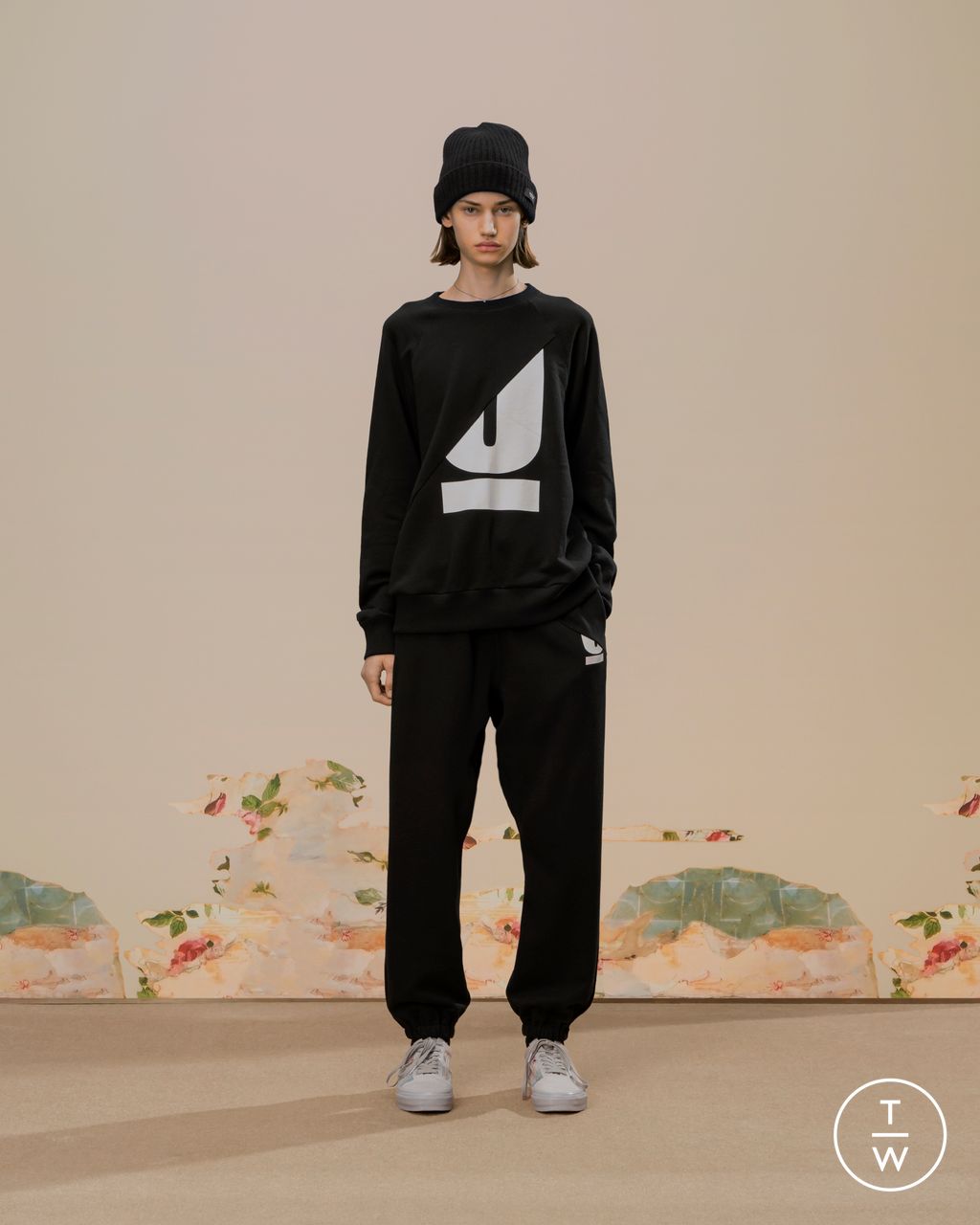 Fashion Week Paris Fall/Winter 2026 look 32 from the Undercover collection menswear