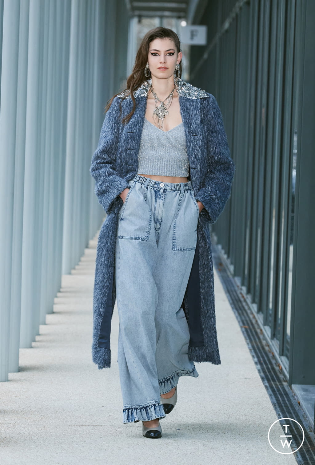Fashion Week Paris Pre-Fall 2022 look 32 from the Chanel collection womenswear