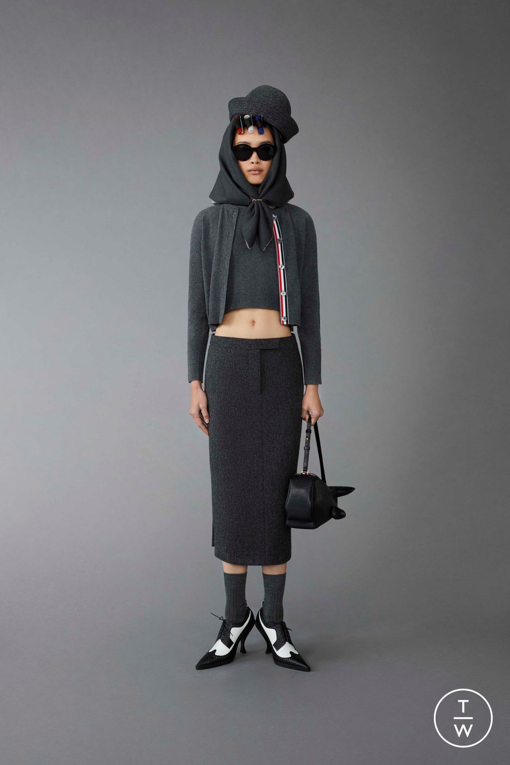 Fashion Week Paris Pre-Fall 2023 look 3 from the Thom Browne collection 女装