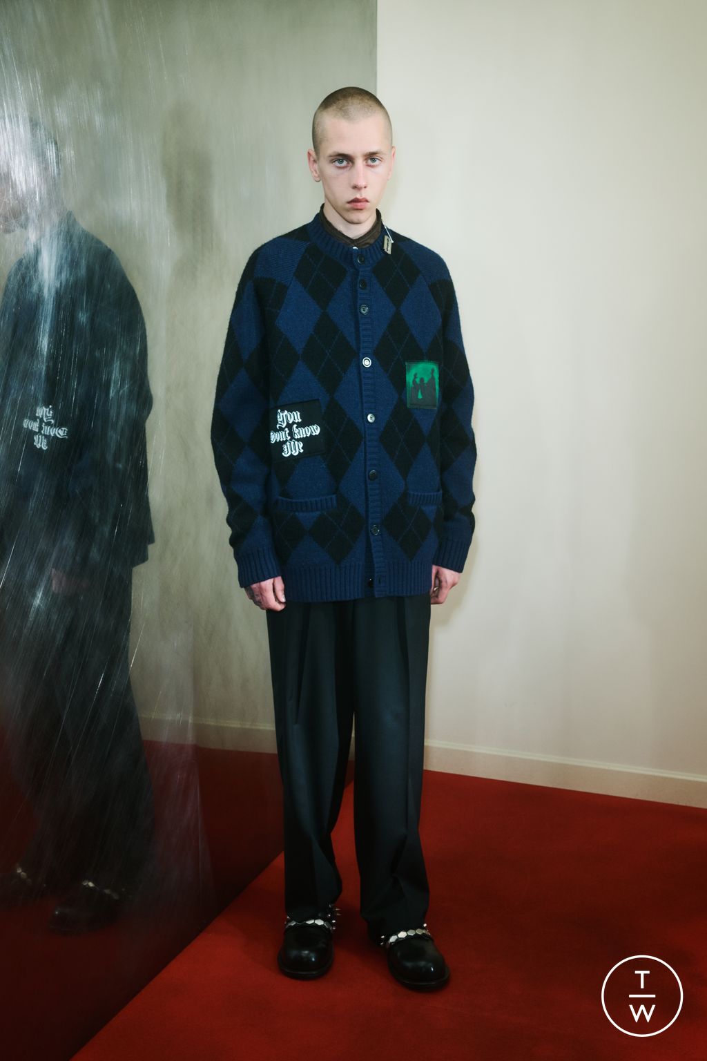 Fashion Week Paris Pre-Fall 2025 look 39 de la collection Undercover menswear