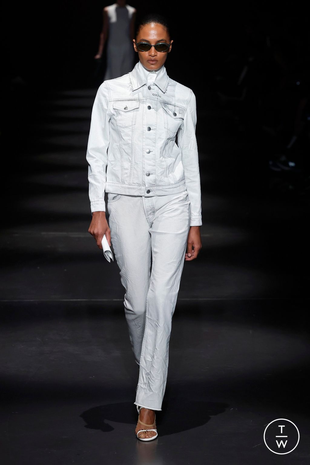 Fashion Week Paris Spring-Summer 2025 look 28 de la collection 032c menswear