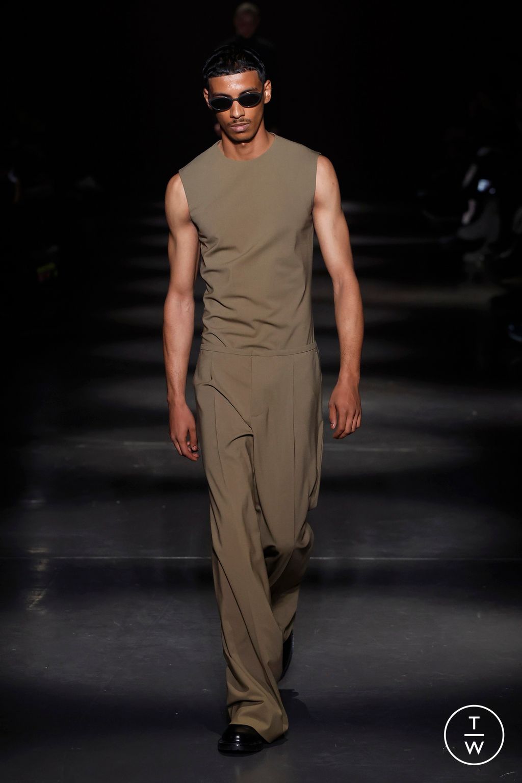 Fashion Week Paris Spring-Summer 2025 look 36 from the 032c collection menswear