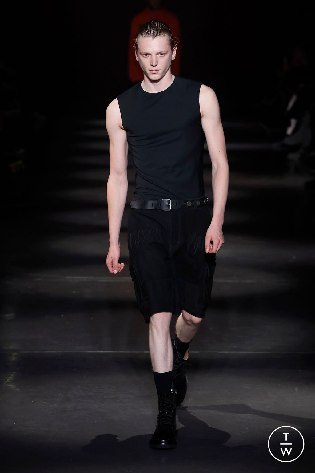 Fashion Week Paris Spring/Summer 2025 look 40 de la collection 032c menswear