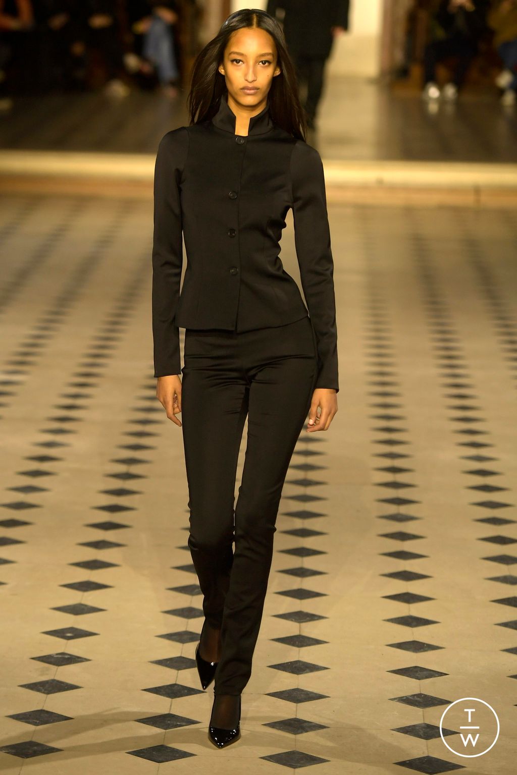 Fashion Week Paris Fall/Winter 2024 look 1 de la collection 032c menswear