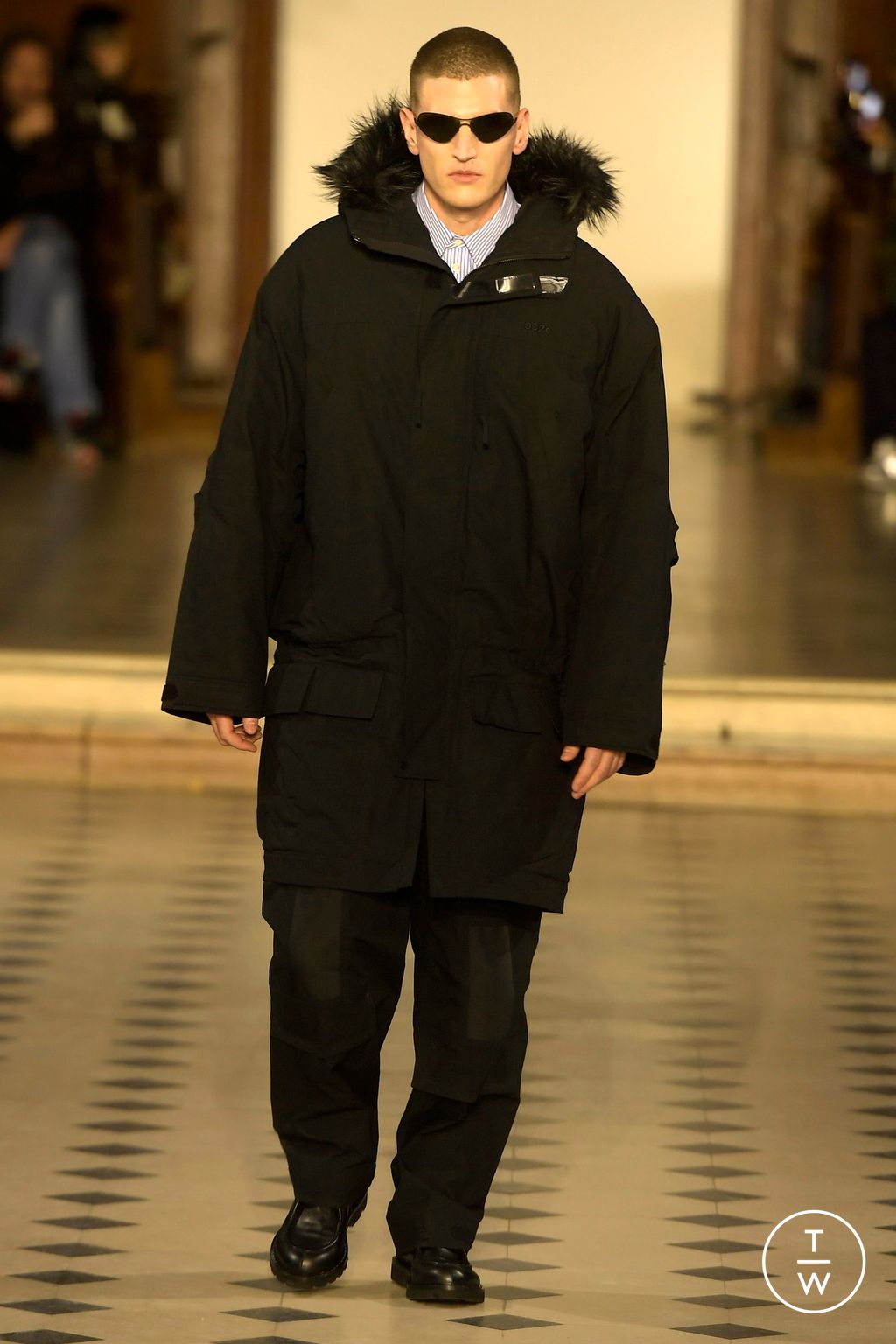 Fashion Week Paris Fall/Winter 2024 look 2 from the 032c collection menswear