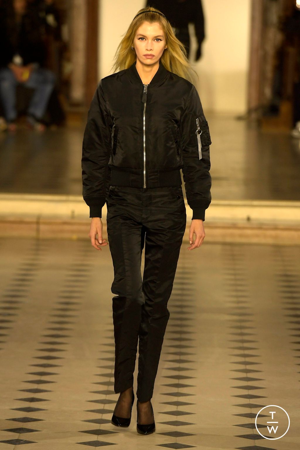 Fashion Week Paris Fall/Winter 2024 look 11 from the 032c collection menswear