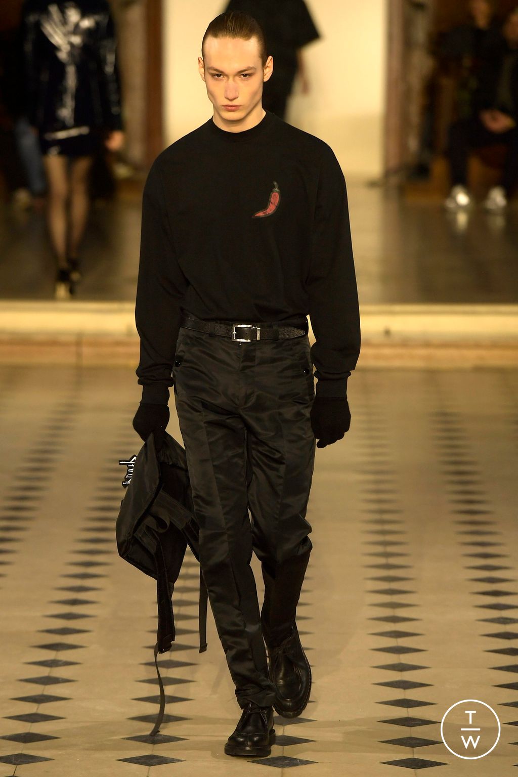 Fashion Week Paris Fall/Winter 2024 look 12 de la collection 032c menswear