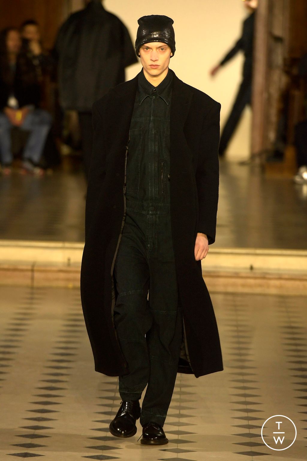 Fashion Week Paris Fall/Winter 2024 look 18 from the 032c collection menswear