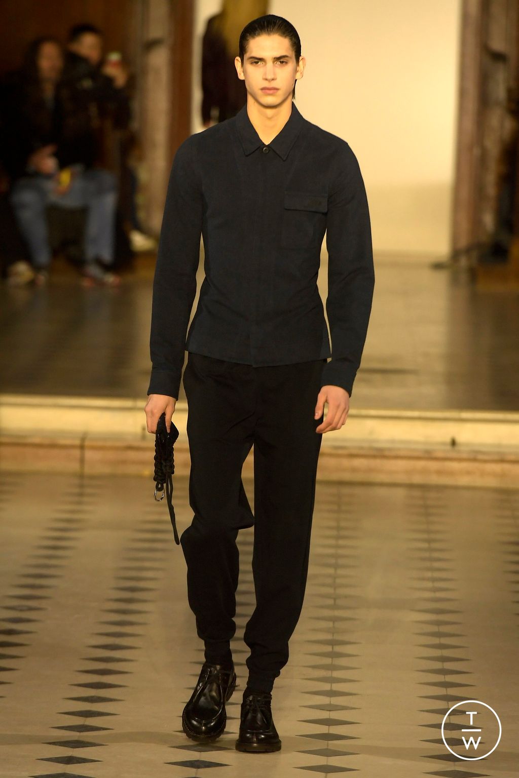 Fashion Week Paris Fall/Winter 2024 look 25 from the 032c collection 男装