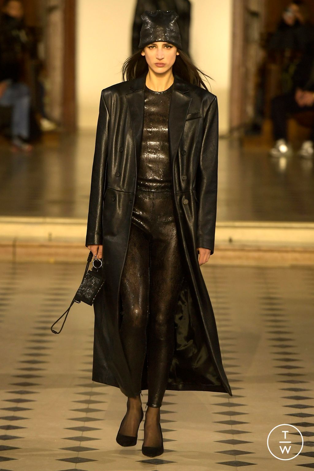 Fashion Week Paris Fall/Winter 2024 look 29 from the 032c collection 男装