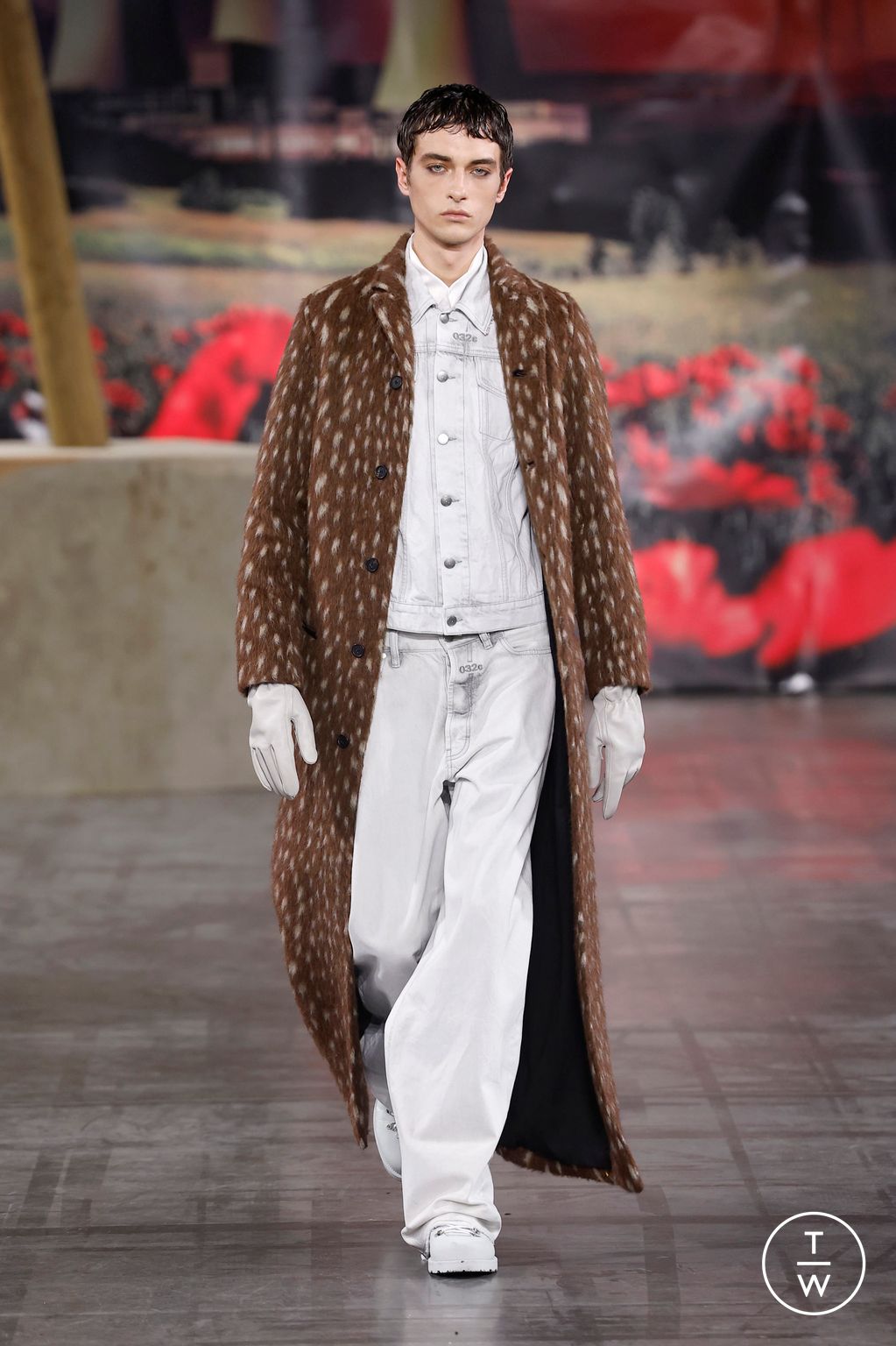 Fashion Week Paris Fall/Winter 2025 look 18 de la collection 032c menswear