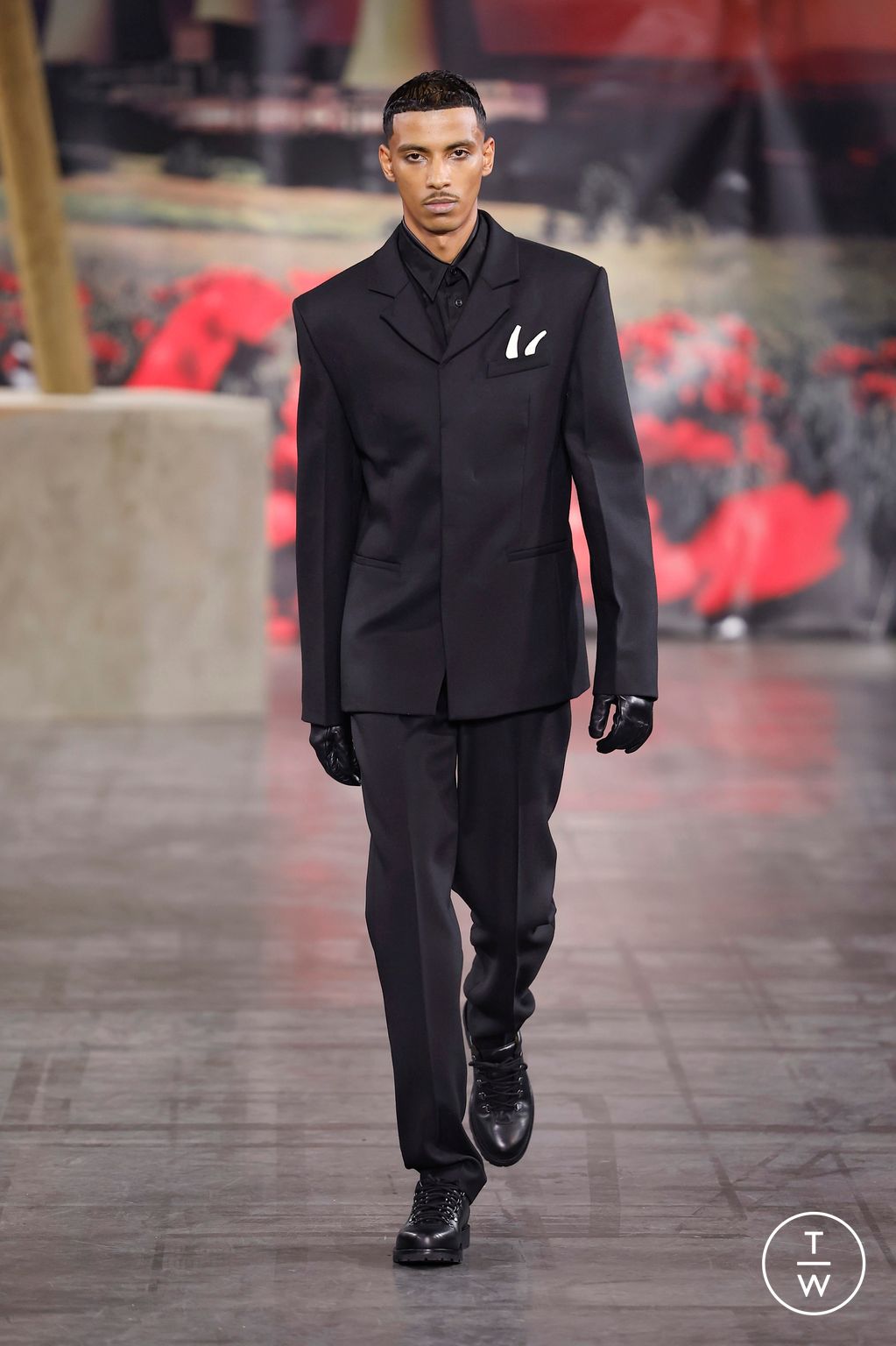 Fashion Week Paris Fall/Winter 2025 look 43 from the 032c collection menswear