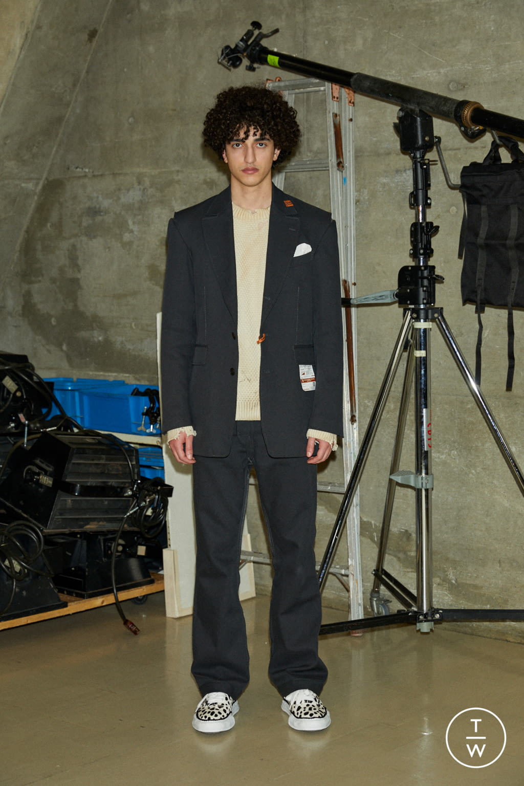 Fashion Week Paris Fall/Winter 2021 look 33 from the Maison Mihara Yasuhiro collection menswear