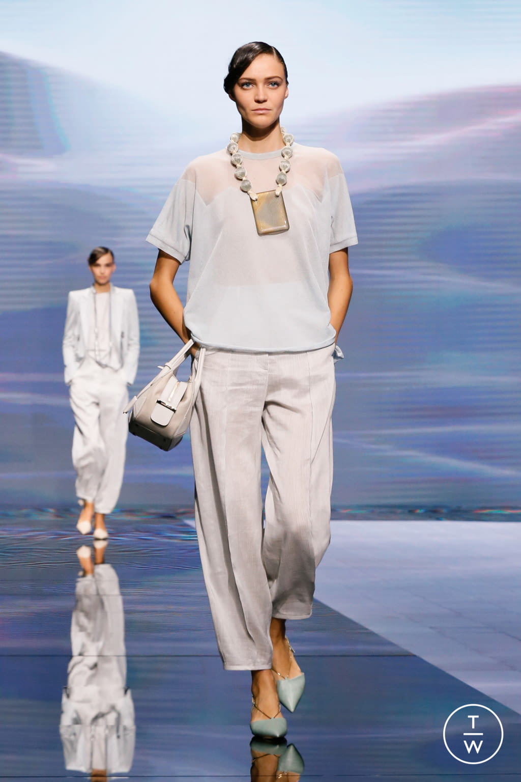 Fashion Week Milan Spring/Summer 2021 look 33 from the Giorgio Armani collection 女装