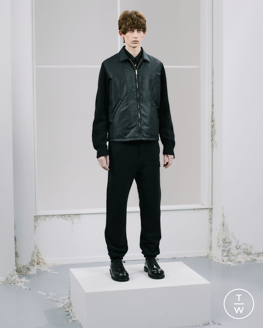 Fashion Week Paris Pre-Fall 2026 look 33 from the Undercover collection menswear