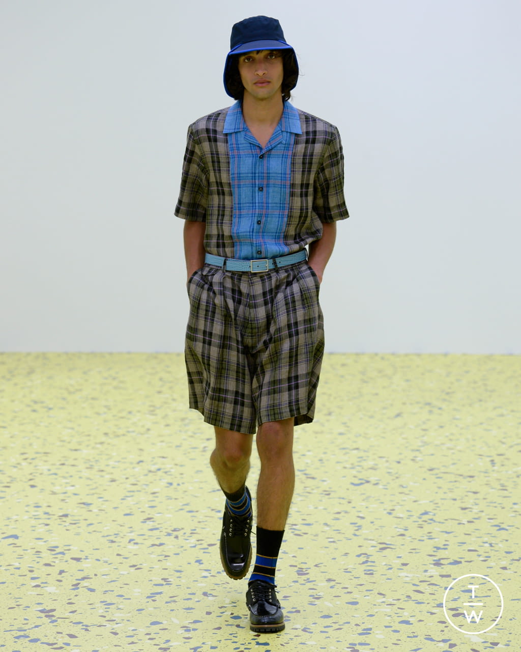 Fashion Week Paris Spring/Summer 2022 look 33 from the Paul Smith collection menswear