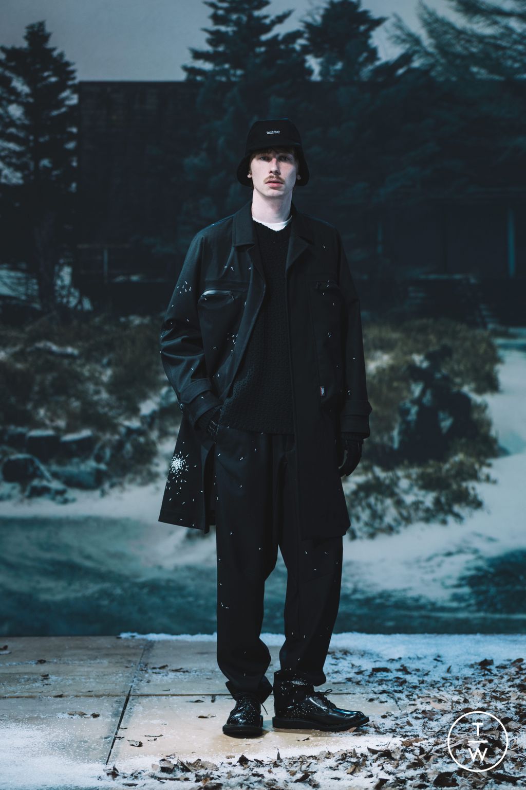 Fashion Week Paris Fall/Winter 2024 look 33 from the Undercover collection 男装