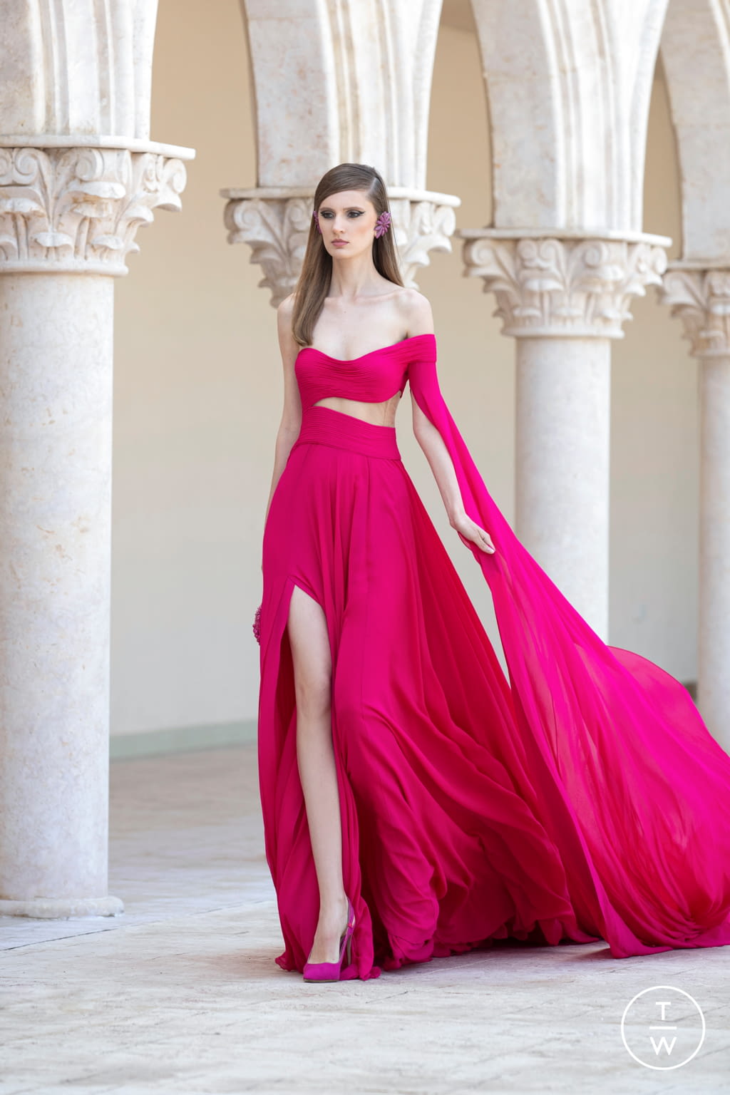 Fashion Week Paris Fall/Winter 2021 look 33 de la collection Georges Hobeika couture